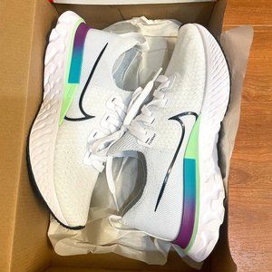 White Nike Tennis Shoes